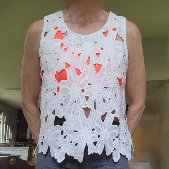 Caution to the Wind Top size Small - Picture 2 of 3